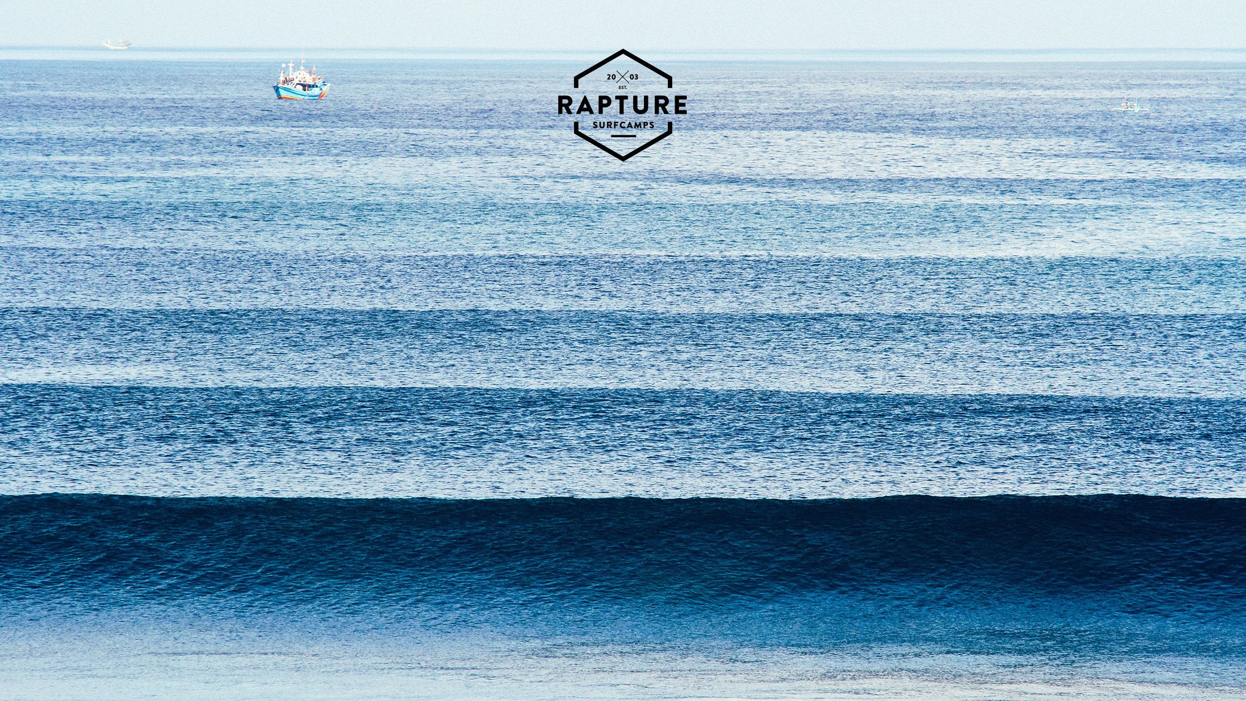 Free Surf Wallpaper from our Surfcamps