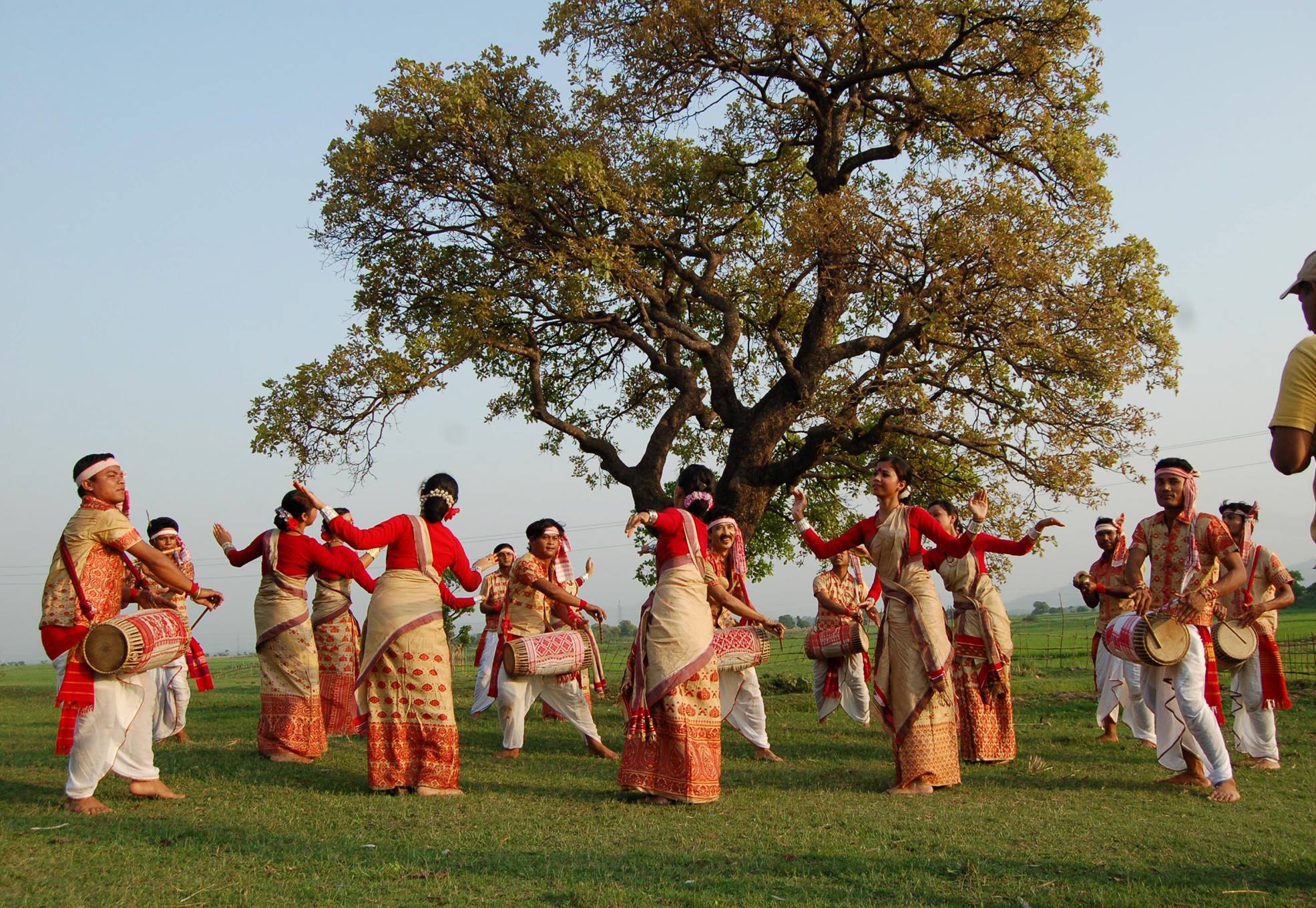 By Mrinal Deka, assam, assam traditional, assamese, bihu, indian festival,  mekhela sador, HD phone wallpaper | Peakpx