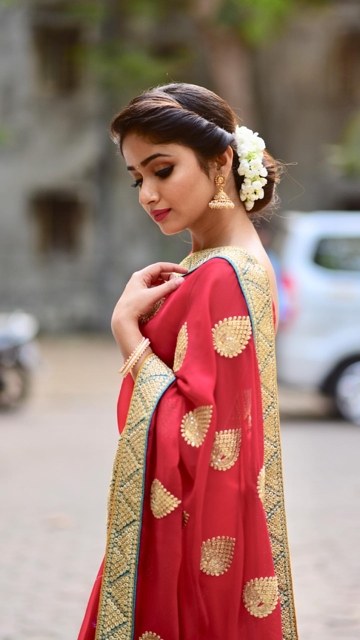 Pranali Ghogare. Saree hairstyles, Beauty full girl, Indian wedding hairstyles