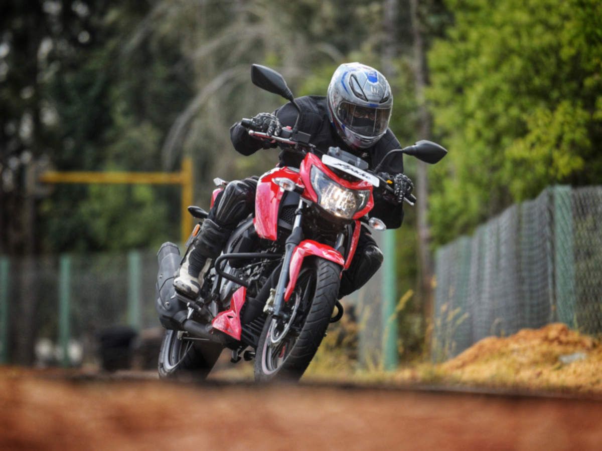TVS Apache RTR 160 review: 2018 TVS Apache RTR 160 4V review: Looks meaner, goes faster