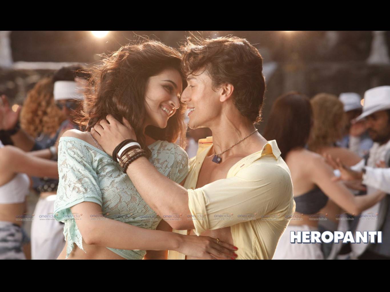 Heropanti 2014 Movie HD Wallpaper. Heropanti 2014 HD Movie Wallpaper Free Download (1080p to 2K)