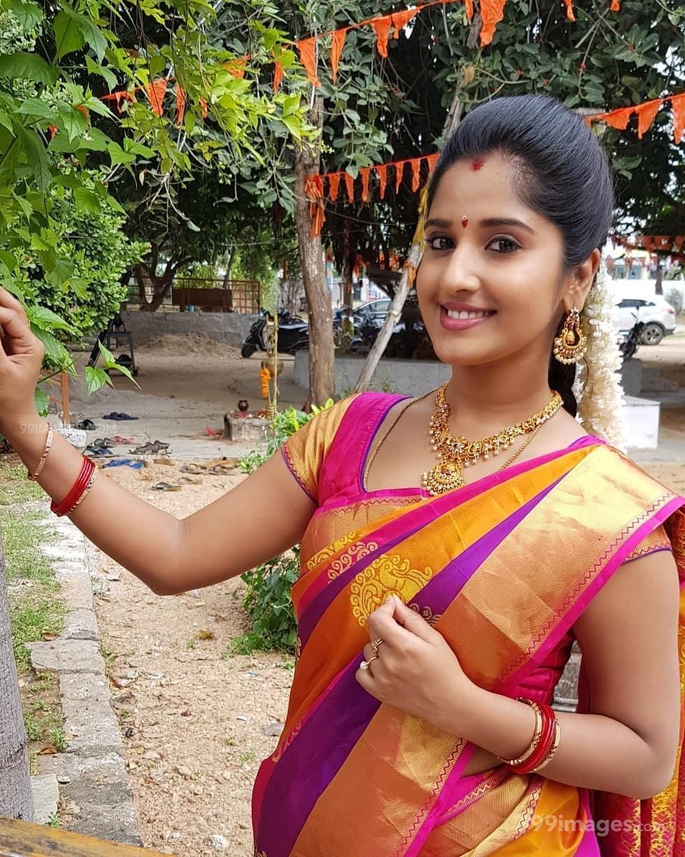 Janani ashok kumar age