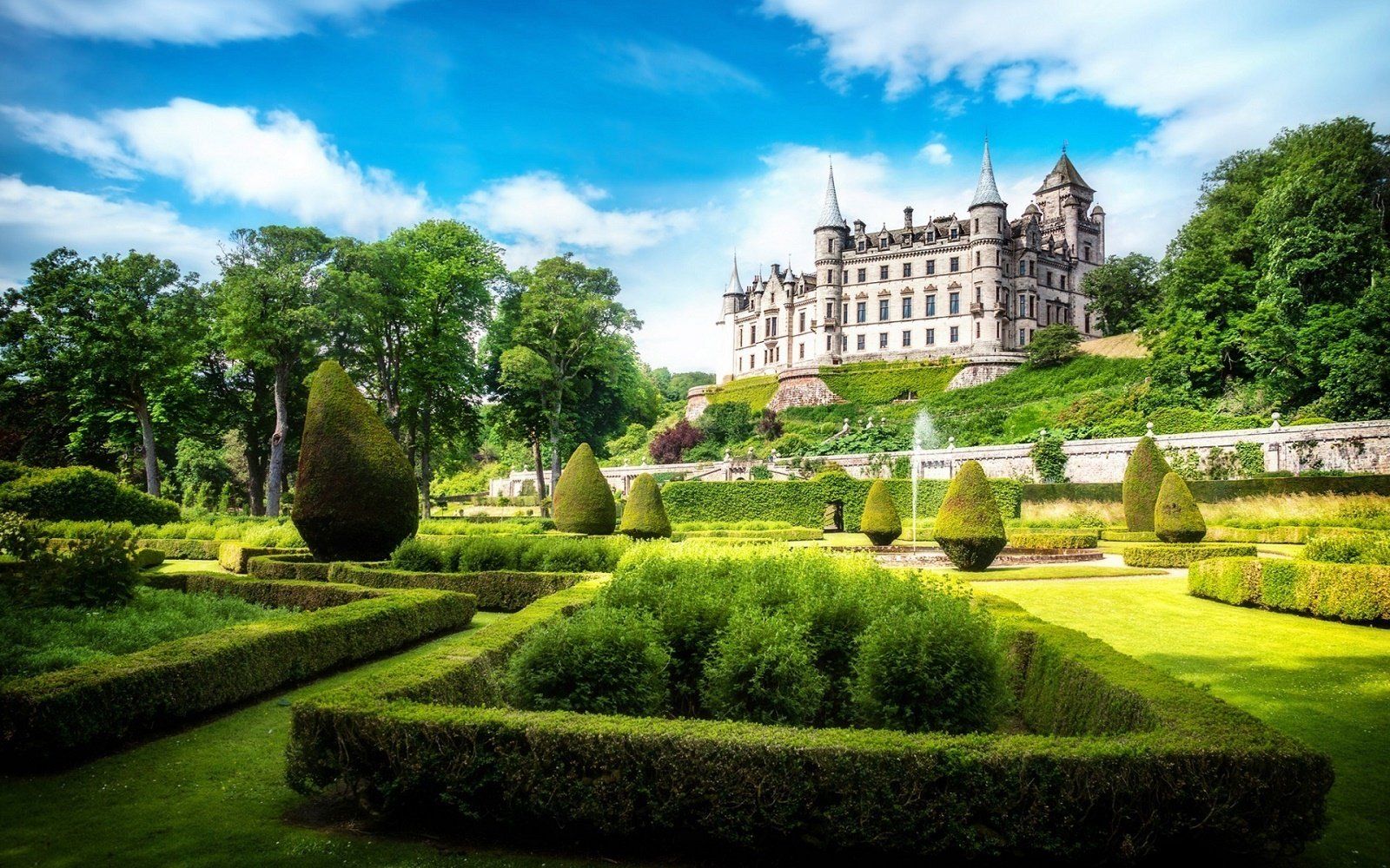 Free download Great Dunrobin Castle And Beautiful Garden Scotland HD Desktop [1600x1000] for your Desktop, Mobile & Tablet. Explore Desktop Wallpaper Beautiful Scottland. Desktop Wallpaper Beautiful Scottland, Beautiful Wallpaper, Wallpaper