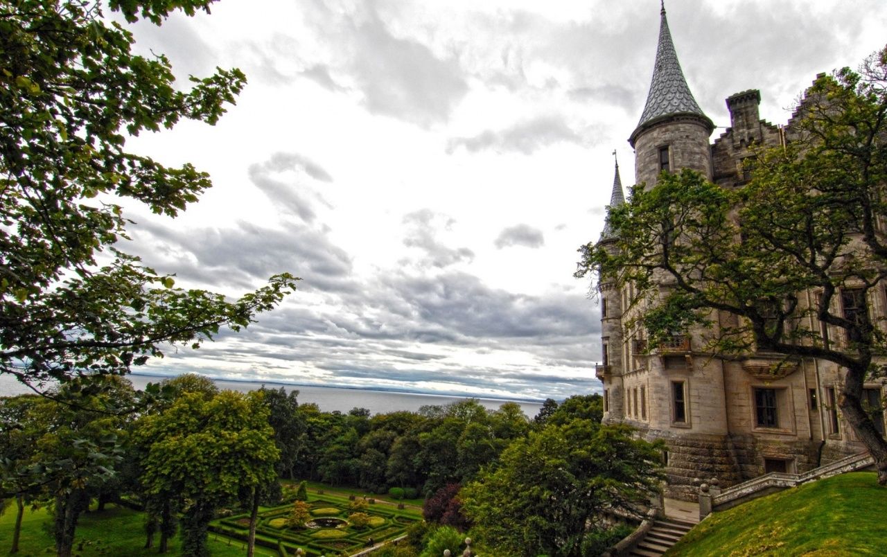 Castle Garden & Lovely Nature wallpaper. Castle Garden & Lovely Nature