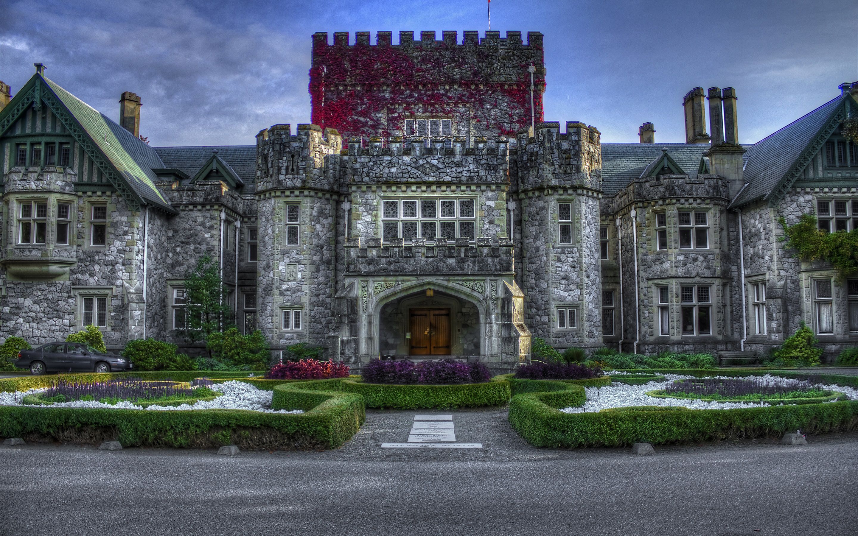 Wallpaper Canada, castle, garden, blue sky, dusk 2880x1800 HD Picture, Image