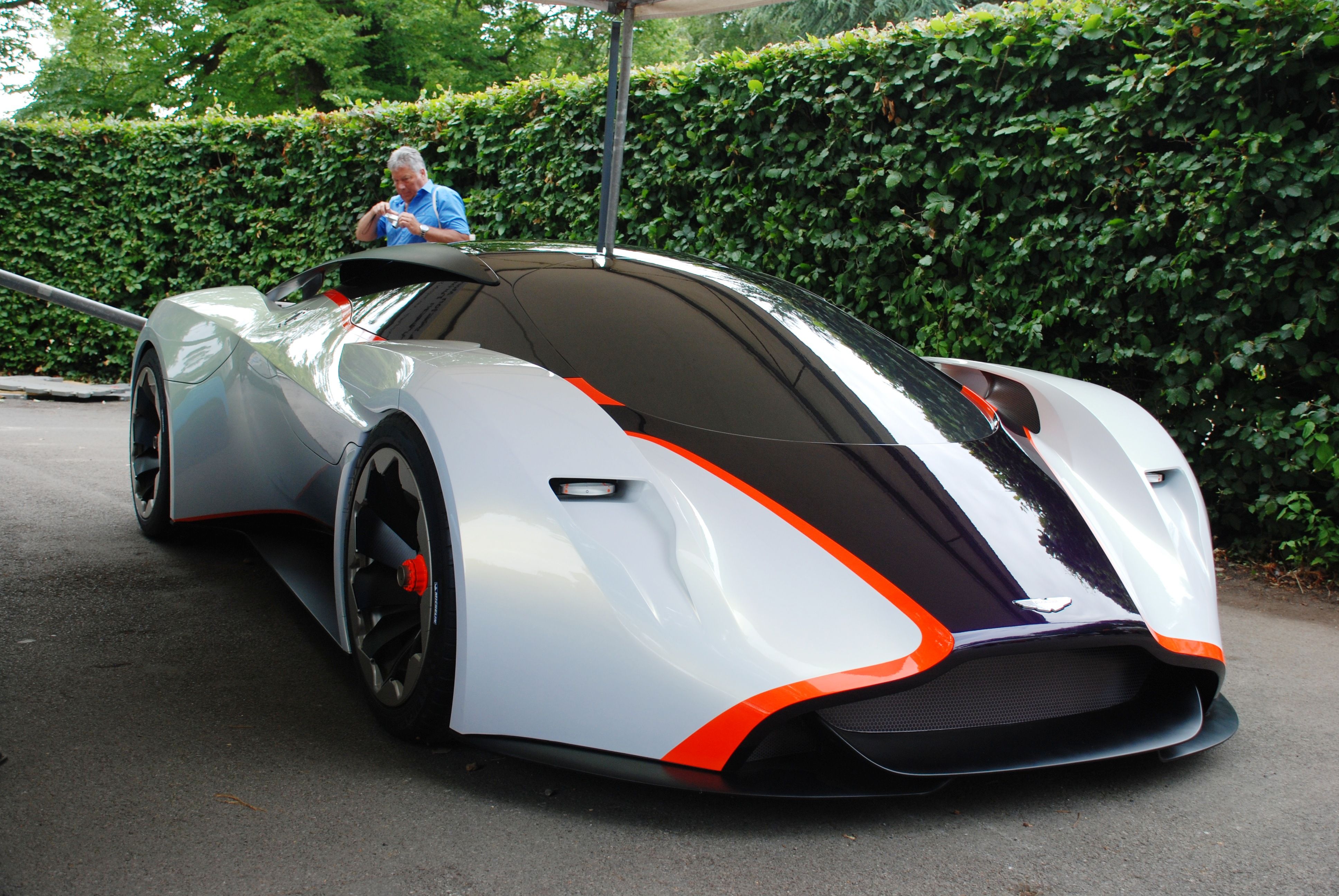 Aston Martin DP 100 Vision Gran Turismo Concept