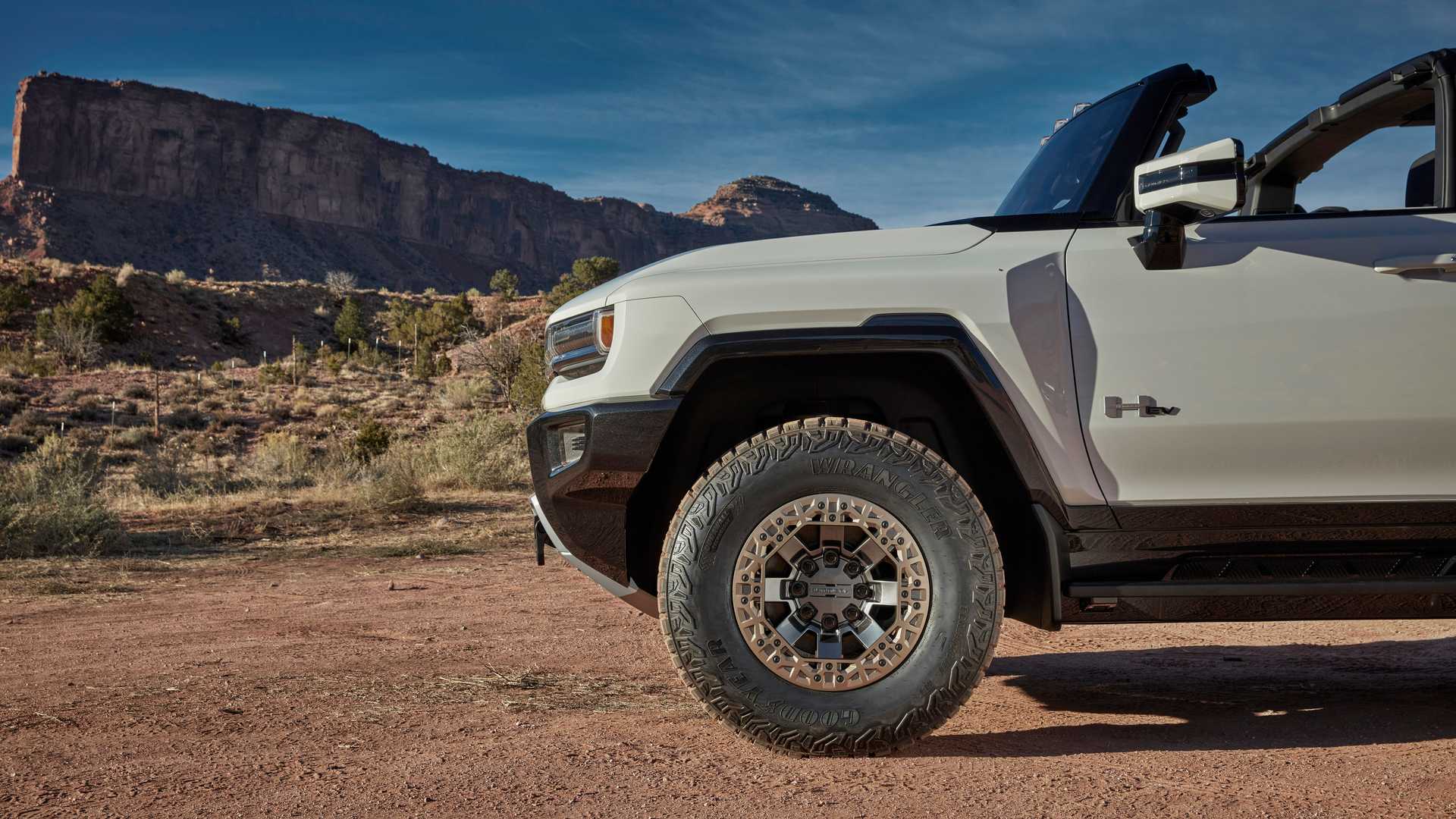 2022 GMC Hummer EV Revealed, Image & Feature