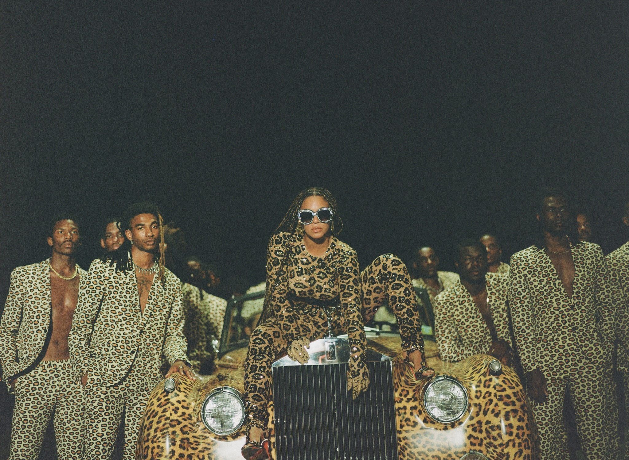 Beyoncé in Nine Image: A Close Read