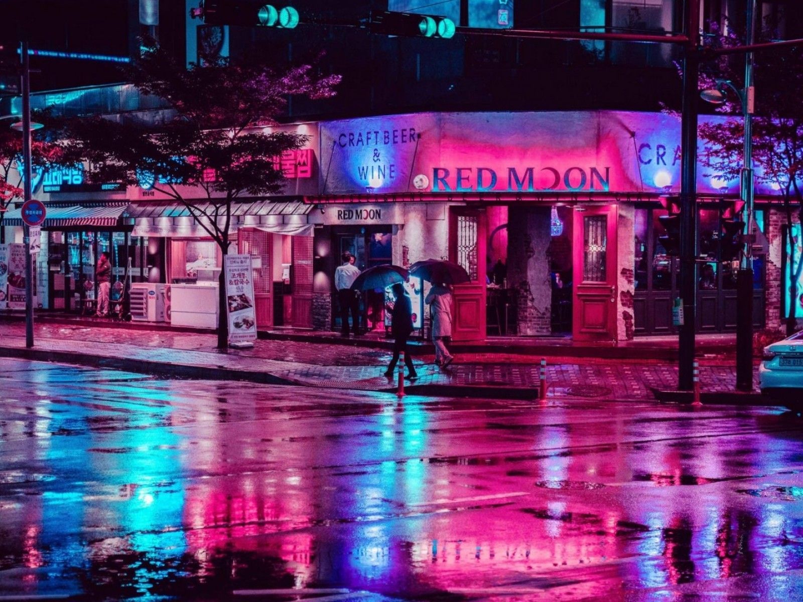 Reflection of neon lights at street HD Wallpaper 1600x1200