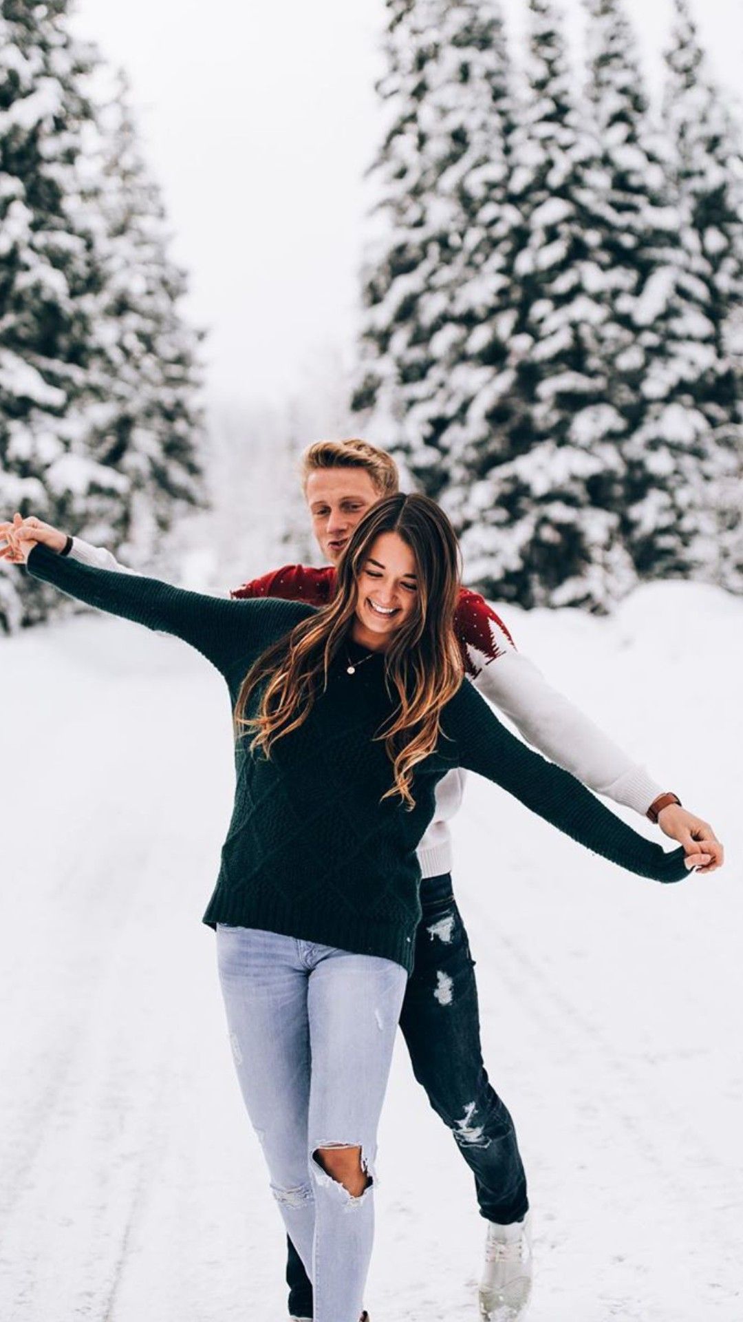 Photo winter couple. Couple photography winter, Winter couple picture, Christmas instagram picture