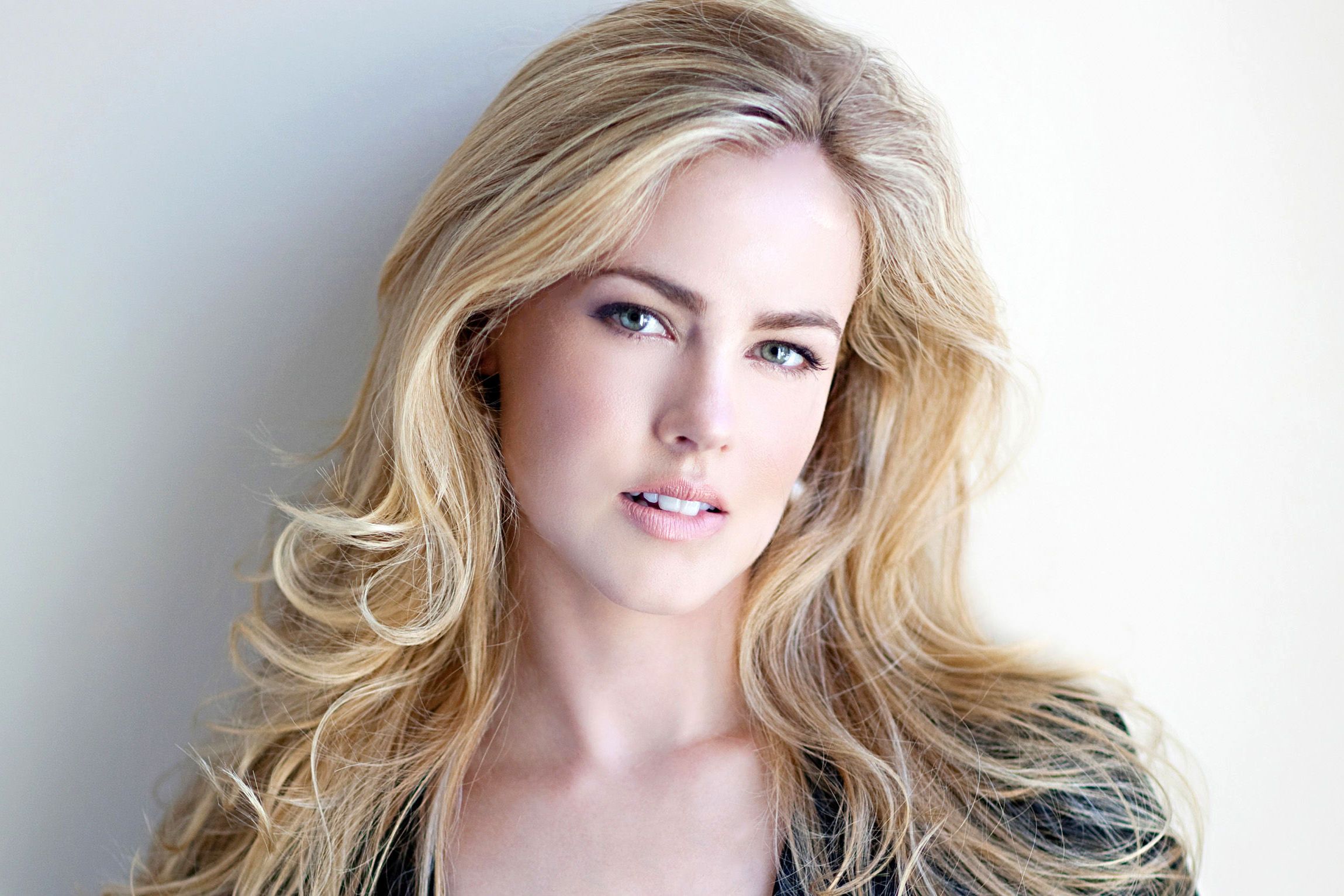 Amanda Schull, WALLPAPERS For Everyone