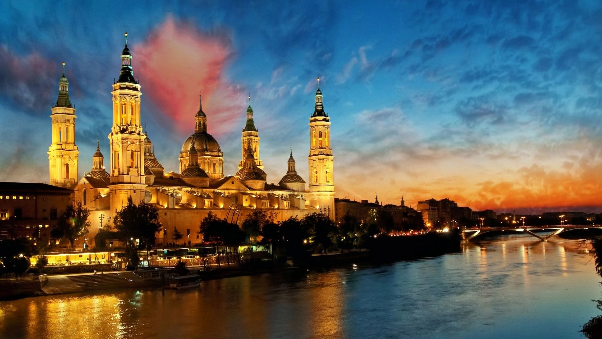 Basilica Of Our Lady Of The Pillar Zaragoza Wallpaper