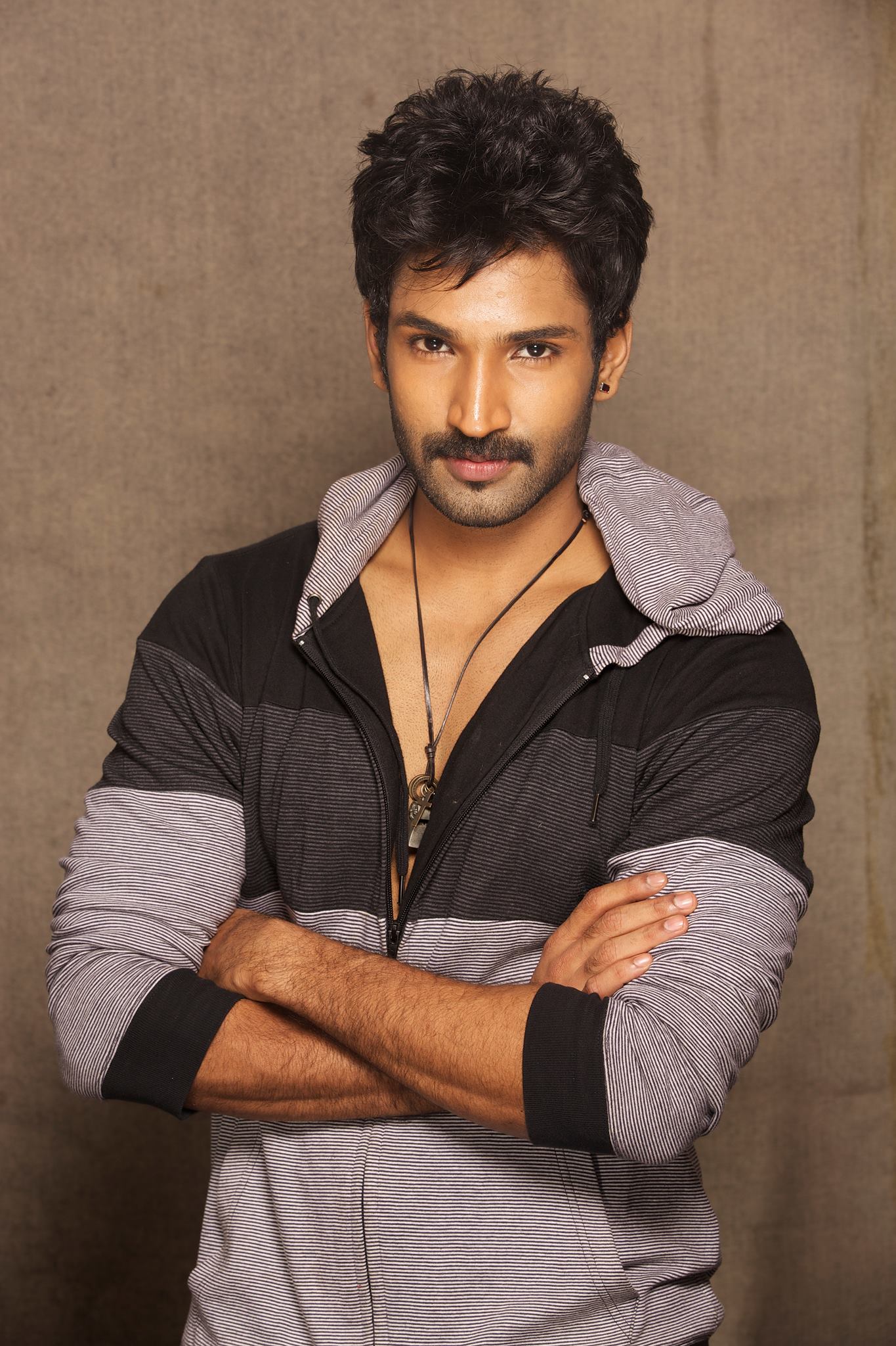 Tamil Actor Aadhi Cool And Handsome Photo And Picture Gallery
