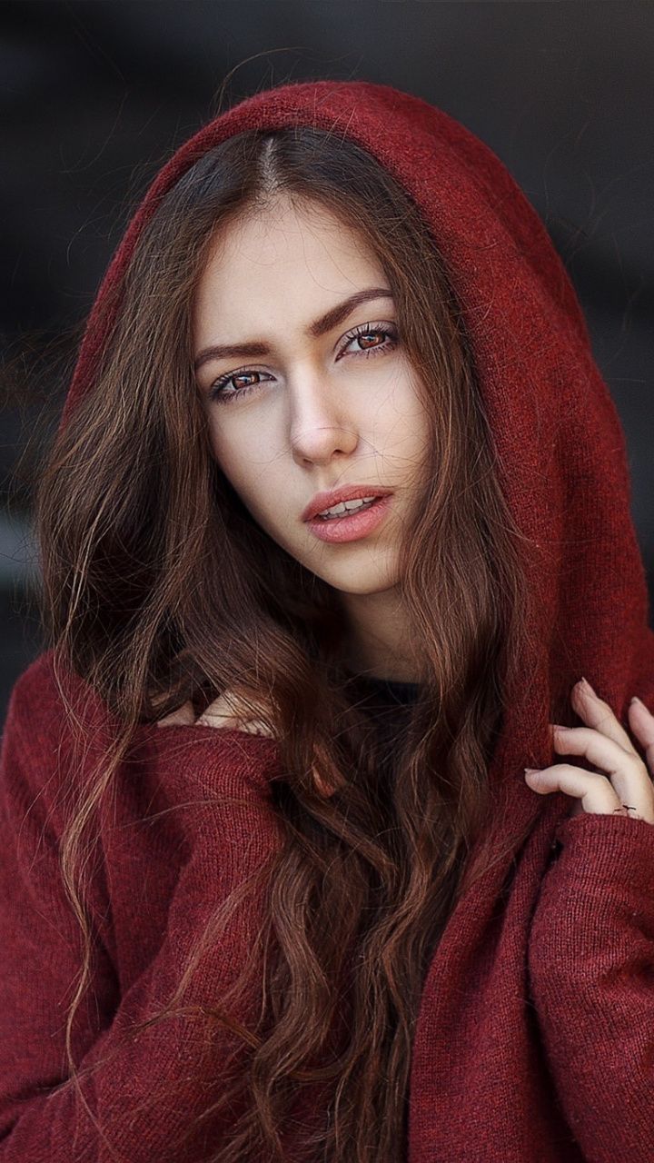 Red hood, girl model, long hair, 720x1280 wallpaper. Girl model, Long hair styles, Red hood