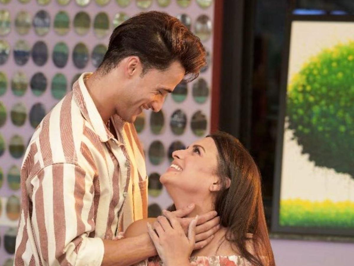 Asim Riaz and Himanshi Khurana can't take their eyes off each other in BTS photo from Dil Ko Maine Di Kasam