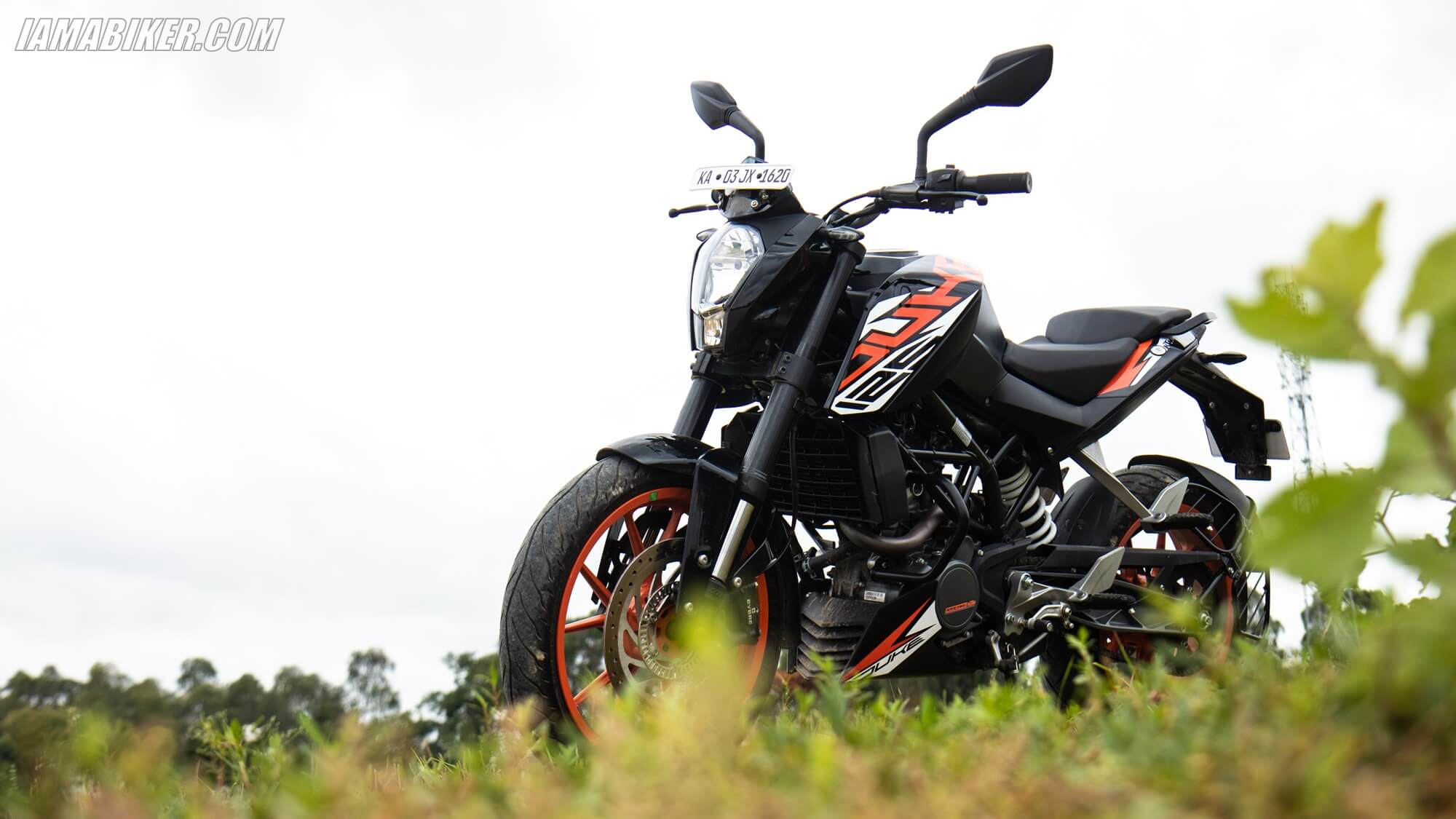 KTM Duke 125 review. IAMABIKER Motorcycle!