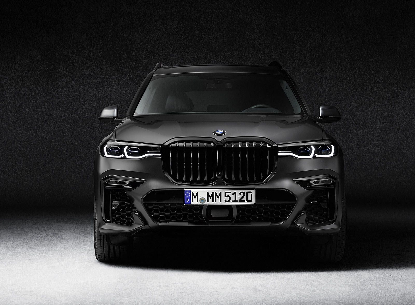 BMW X7 Dark Shadow Edition Front Wallpaper