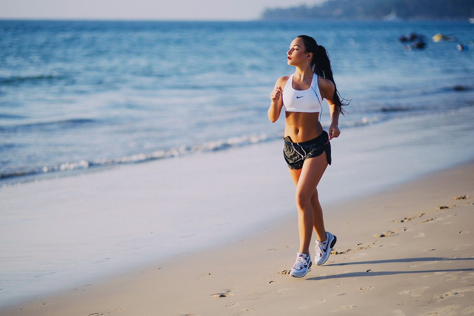 Women Model Sports Run Shorts Shoes Beach Sand Sea Wallpaper:1520x1014