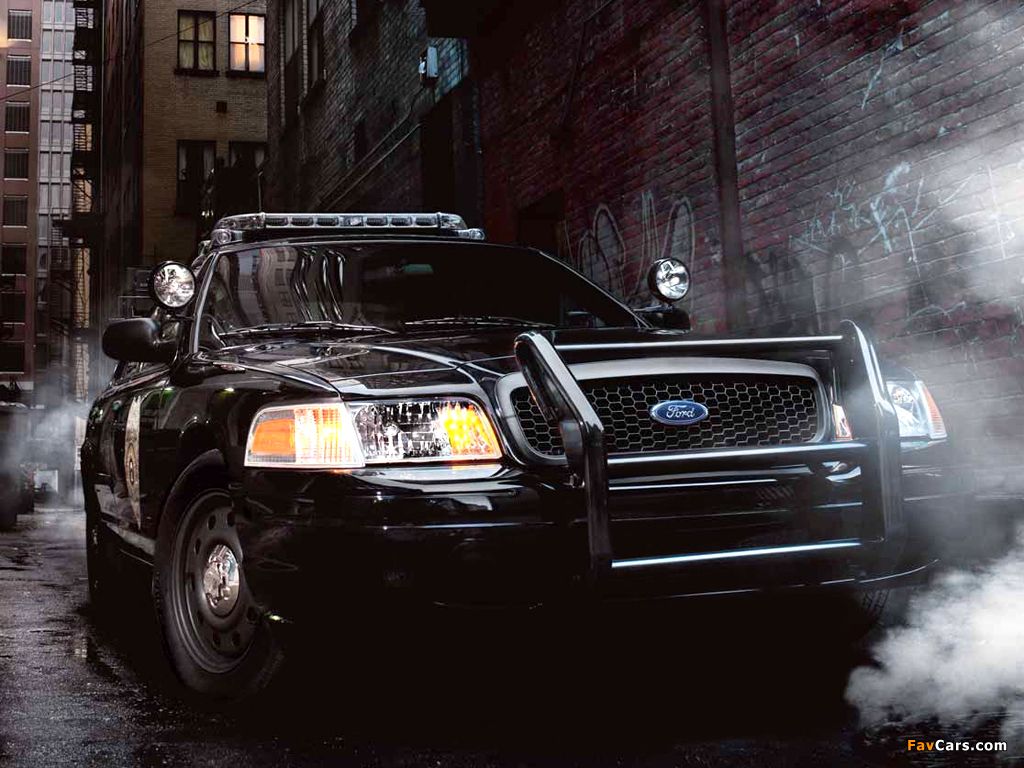 Ford Crown Victoria Police Interceptor 1998–2011 wallpaper (1024x768)