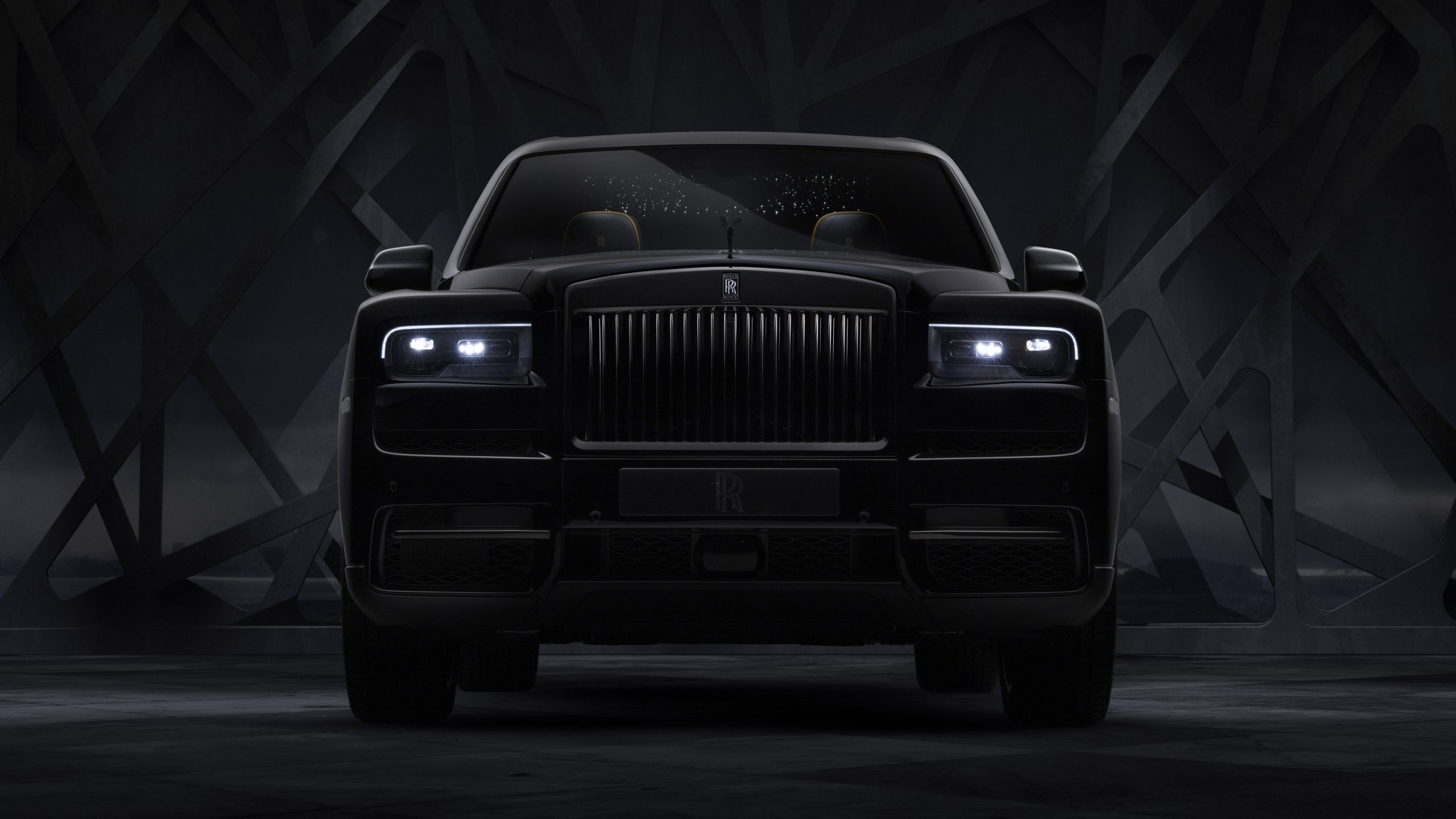 Download 2560x1440 Rolls Royce Cullinan Black Badge, Luxury Suv Cars, Black Wallpaper For IMac 27 Inch