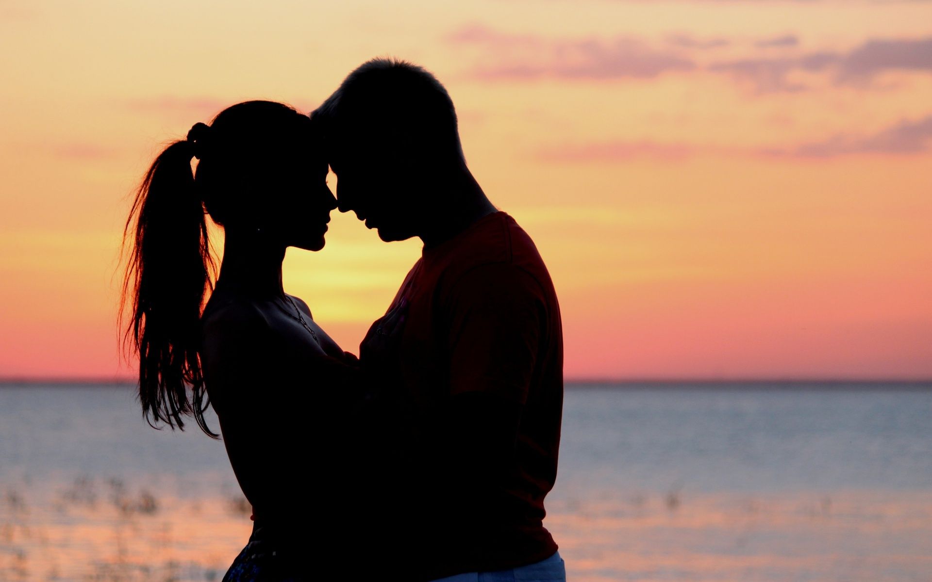 Valentines Romantic Couple Sunset Desktop Wallpaper