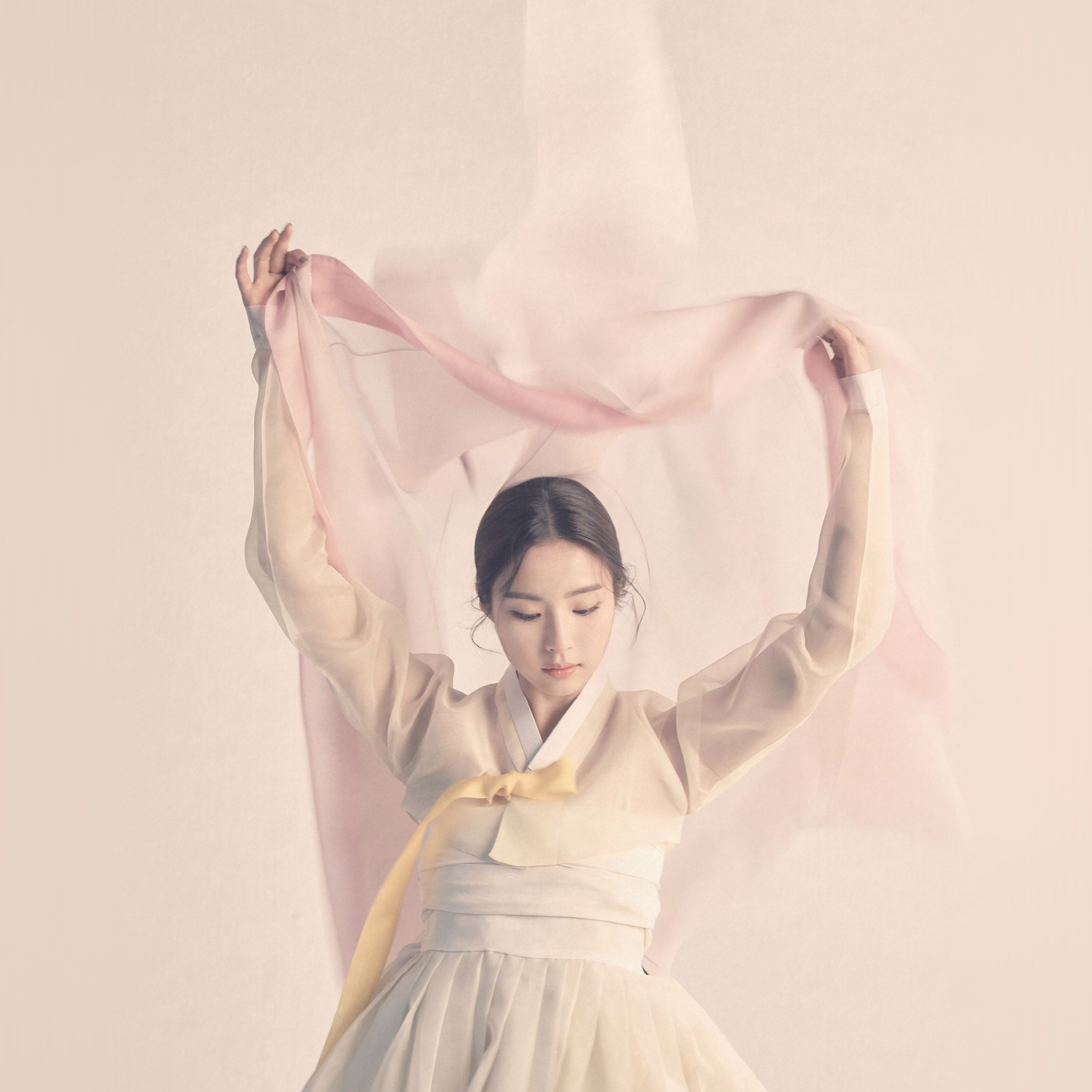 Korean Asian Kpop Girl Dress Pink Wallpaper