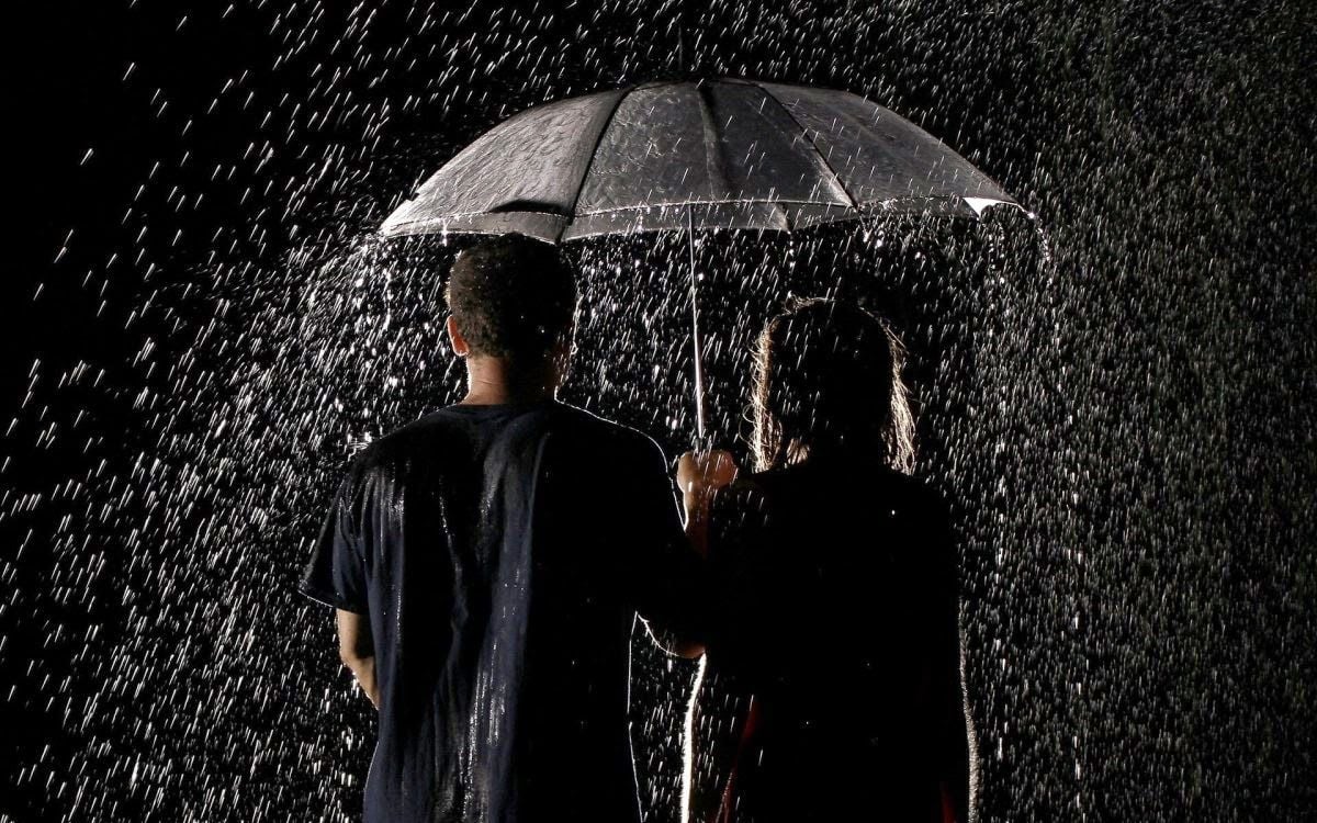 Romantic Couple In Rain Wallpaper Couple Image HD HD Wallpaper