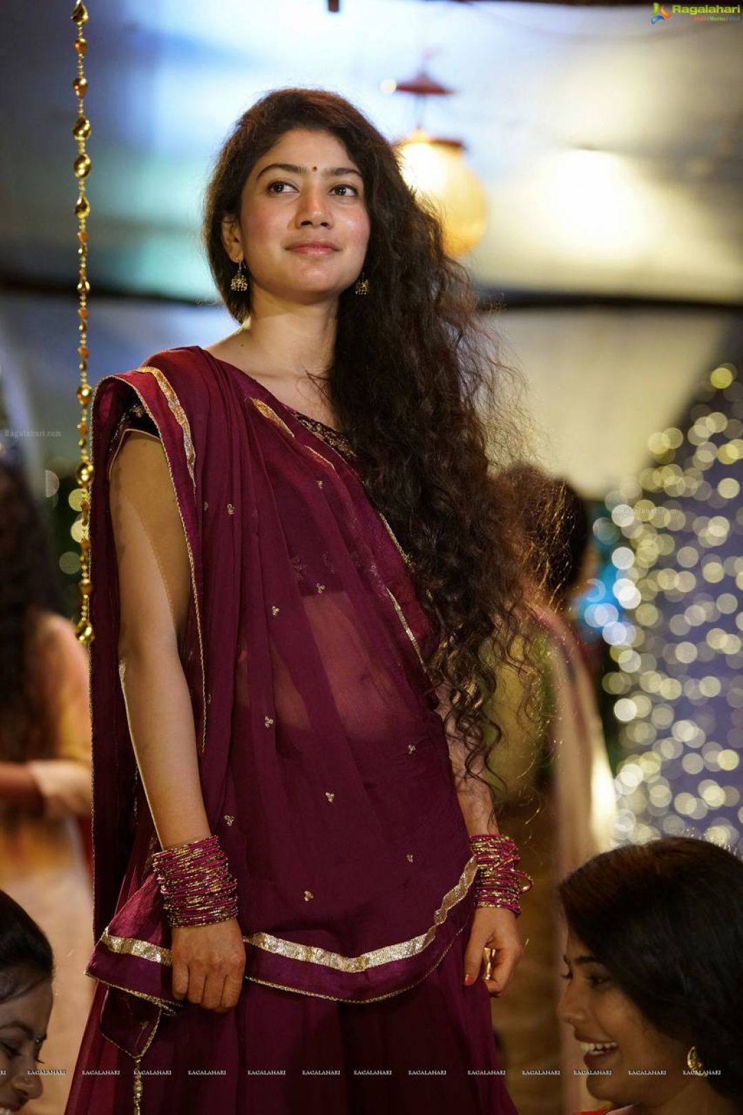 Sai pallavi style ideas. sai pallavi HD image, beautiful indian actress, south indian actress