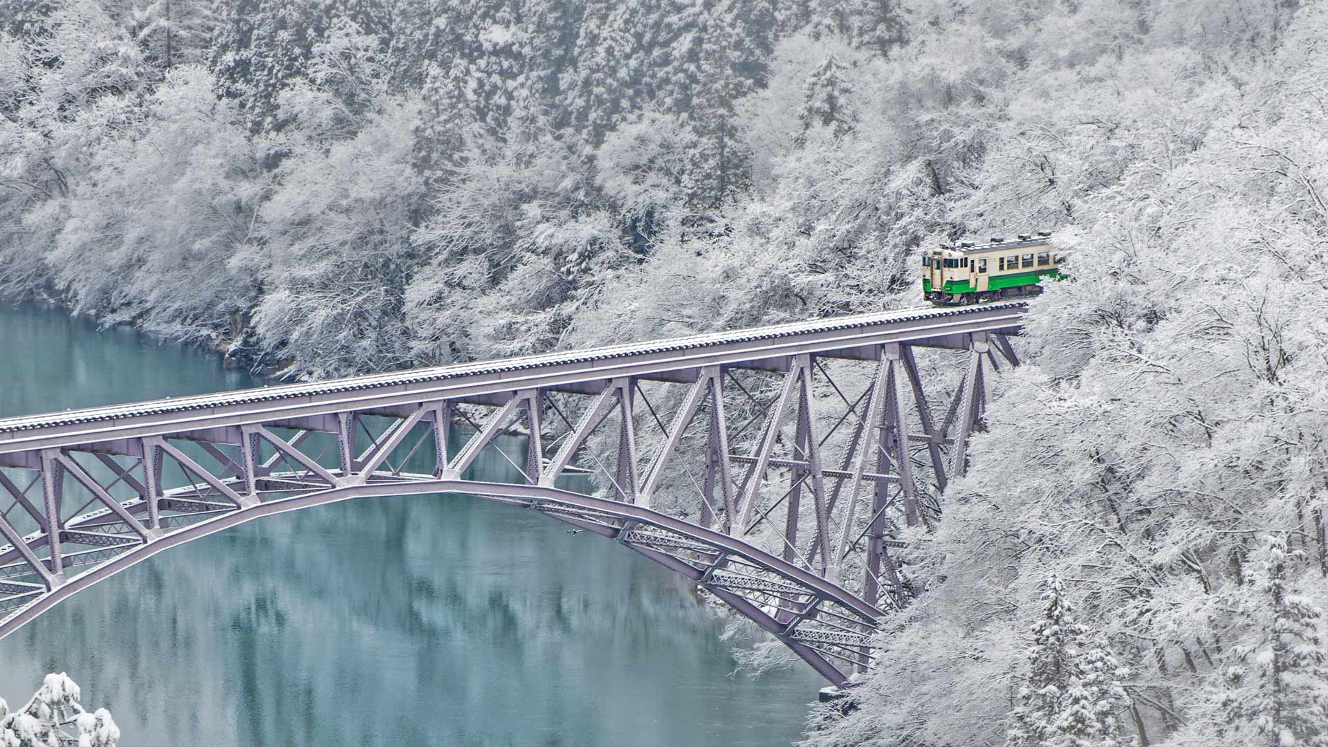 Train crossing the Tadami River in Japan Wallpaper Gallery