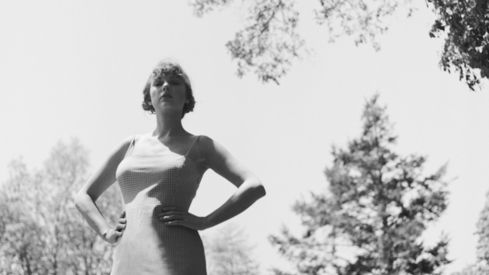 Taylor Swift Folklore Wallpaper Free Taylor Swift Folklore Background