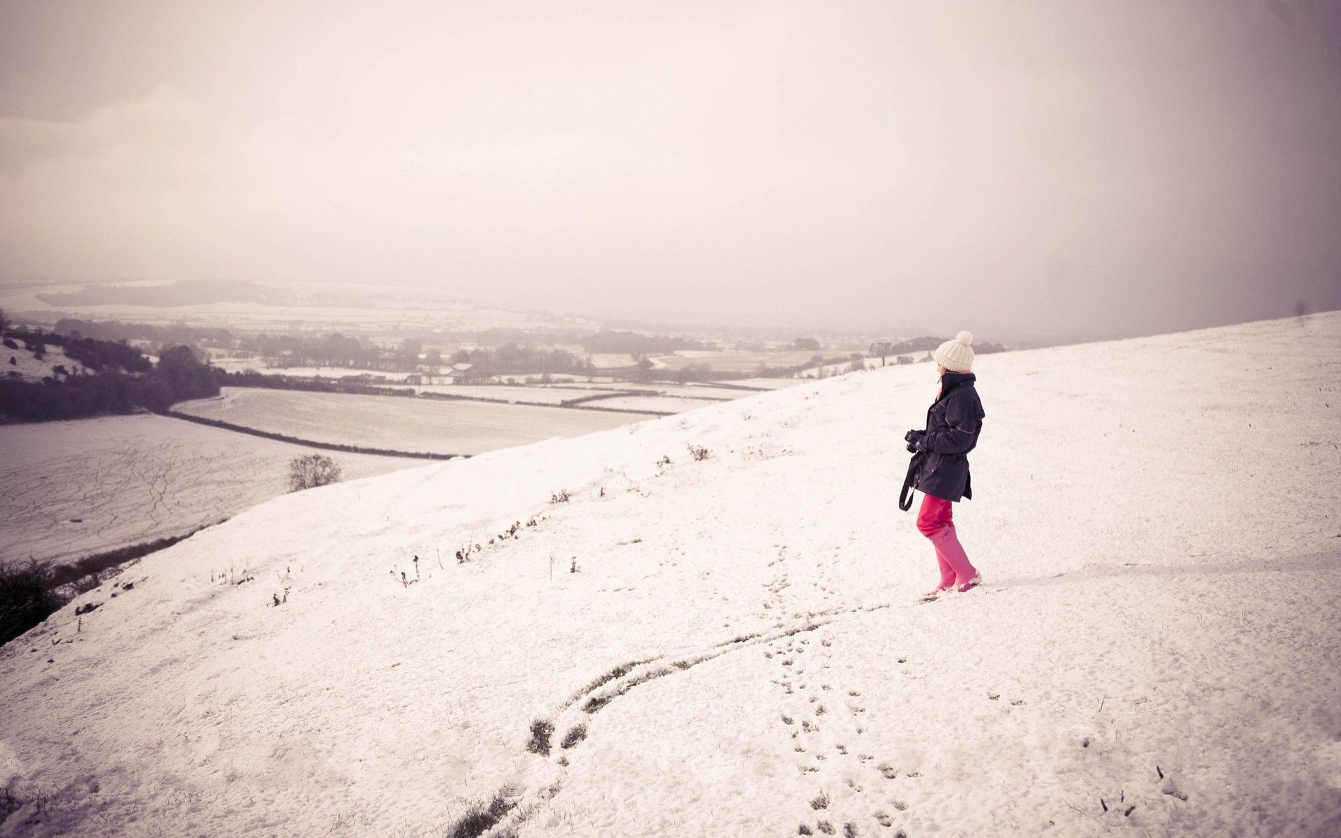 A Girl In Winter Season Wallpaper Dp In Snow