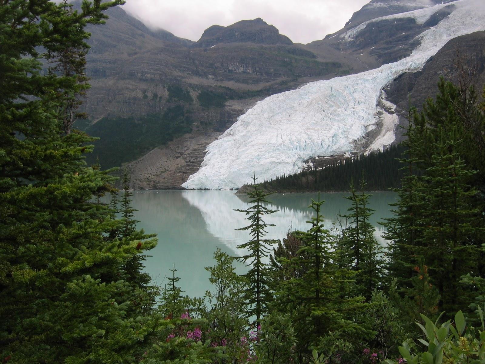 Berg Lake, Mount Robson, British Columbia, Canada