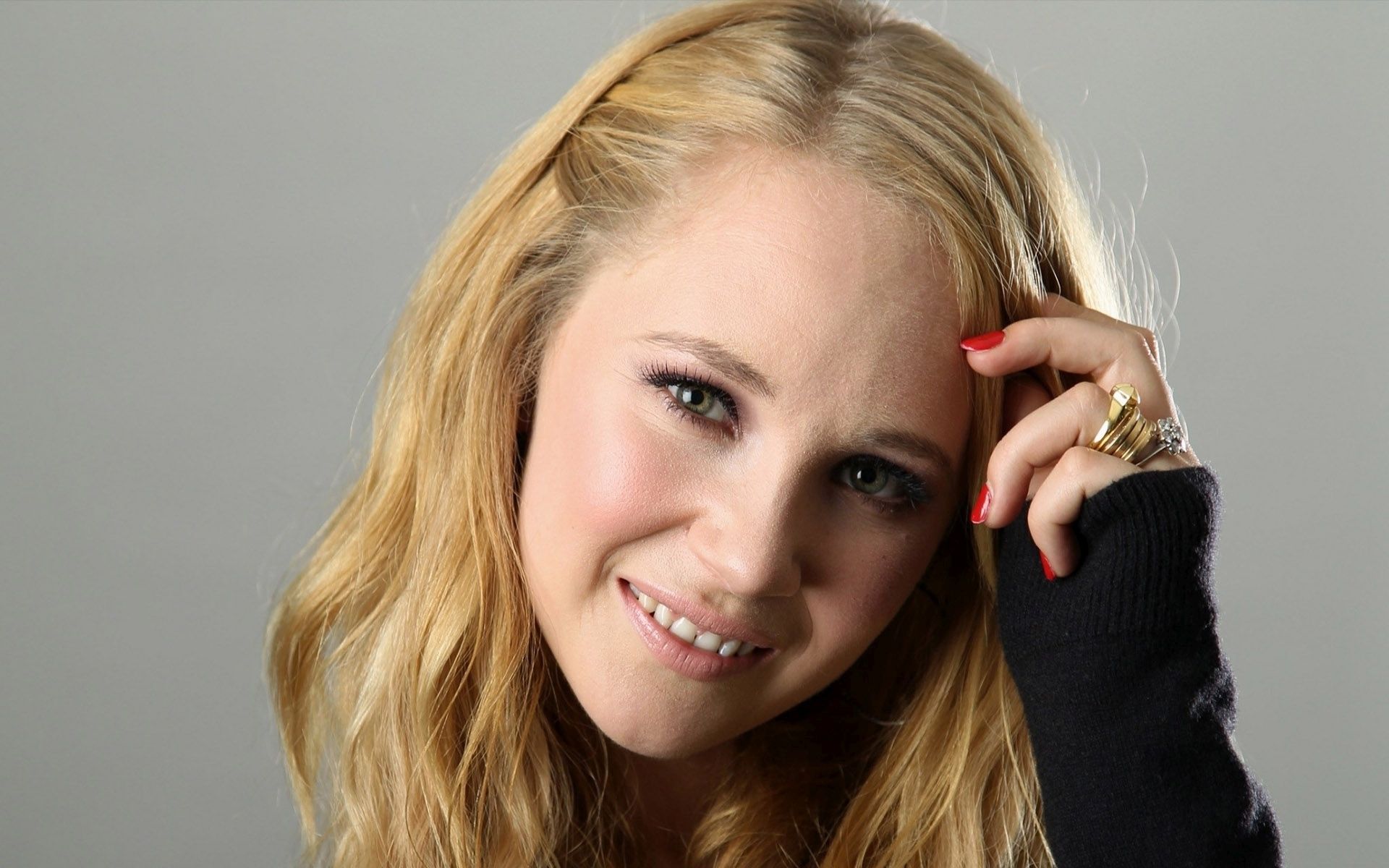 Juno Temple Smile Wallpaper 58833 1920x1200px