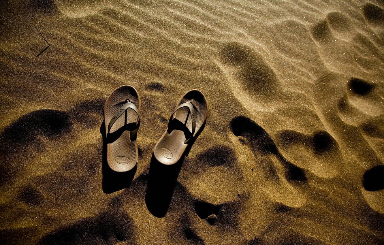 Wallpaper sand, beach, summer, traces, lighting, Slippers, flip flops image for desktop, section разное