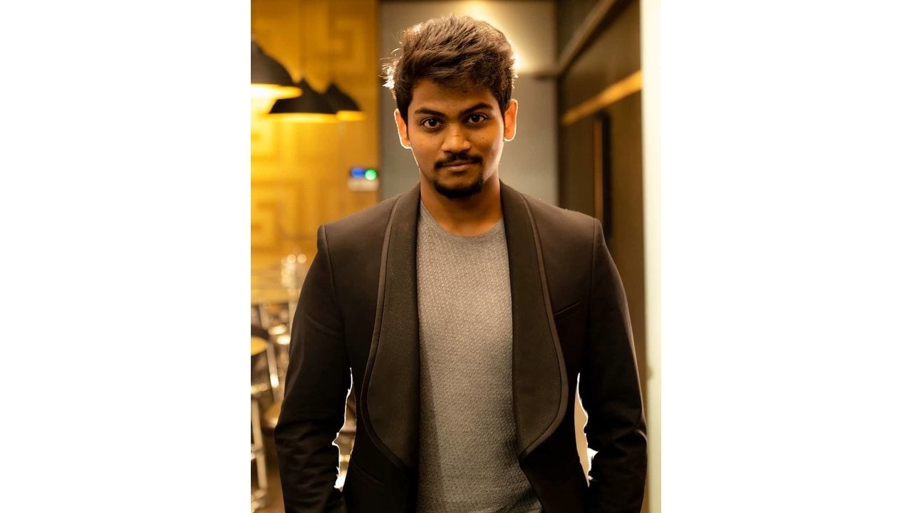 Shanmukh Jaswanth Wiki Age Biography Family Girlfriends & More #Biography #Wiki #NamesBiography. Actor photo, Beautiful love image, Childhood photo
