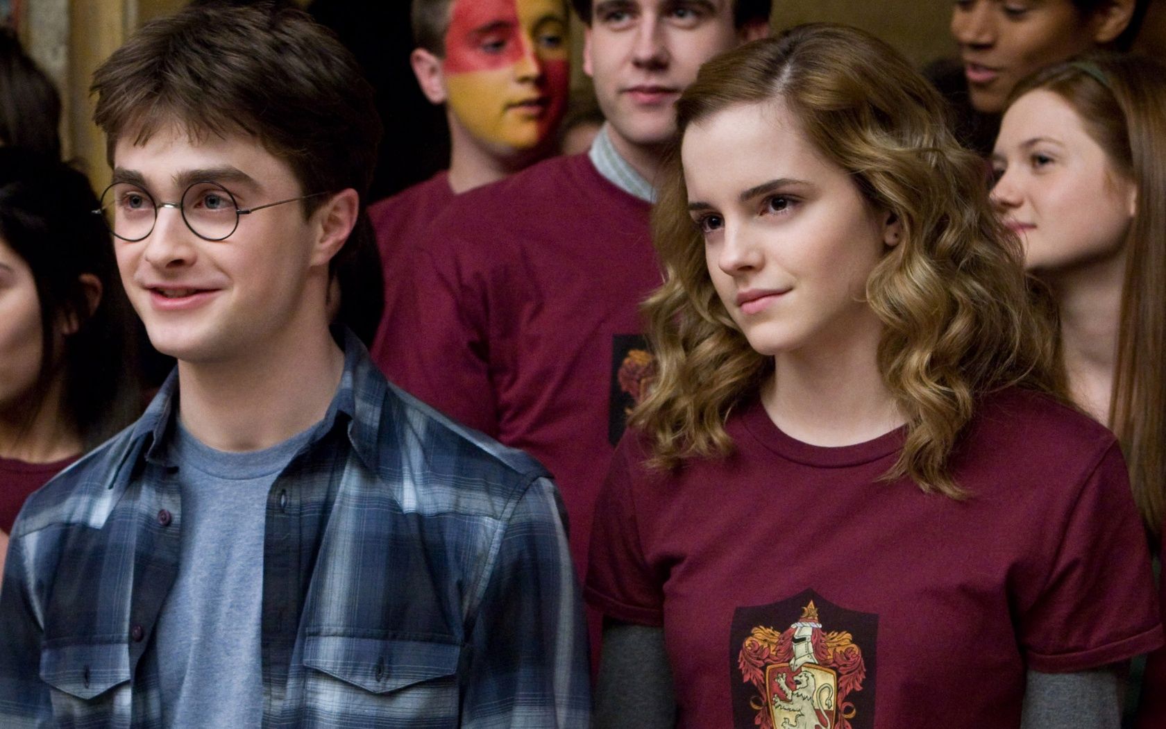 Emma Watson in Harry Potter 6 New Wallpaper in jpg format for free download