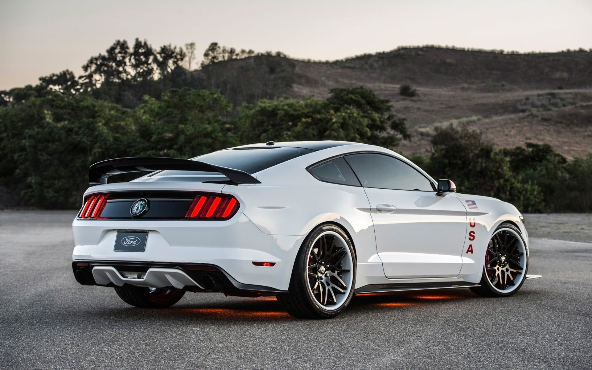 Ford Mustang Gt White