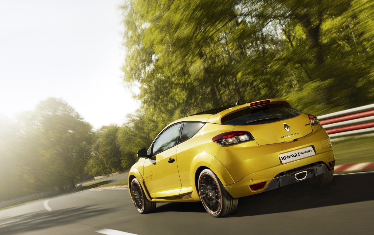 Renault Megane RS Trophy rear spead wallpaper. Renault Megane RS Trophy rear spead
