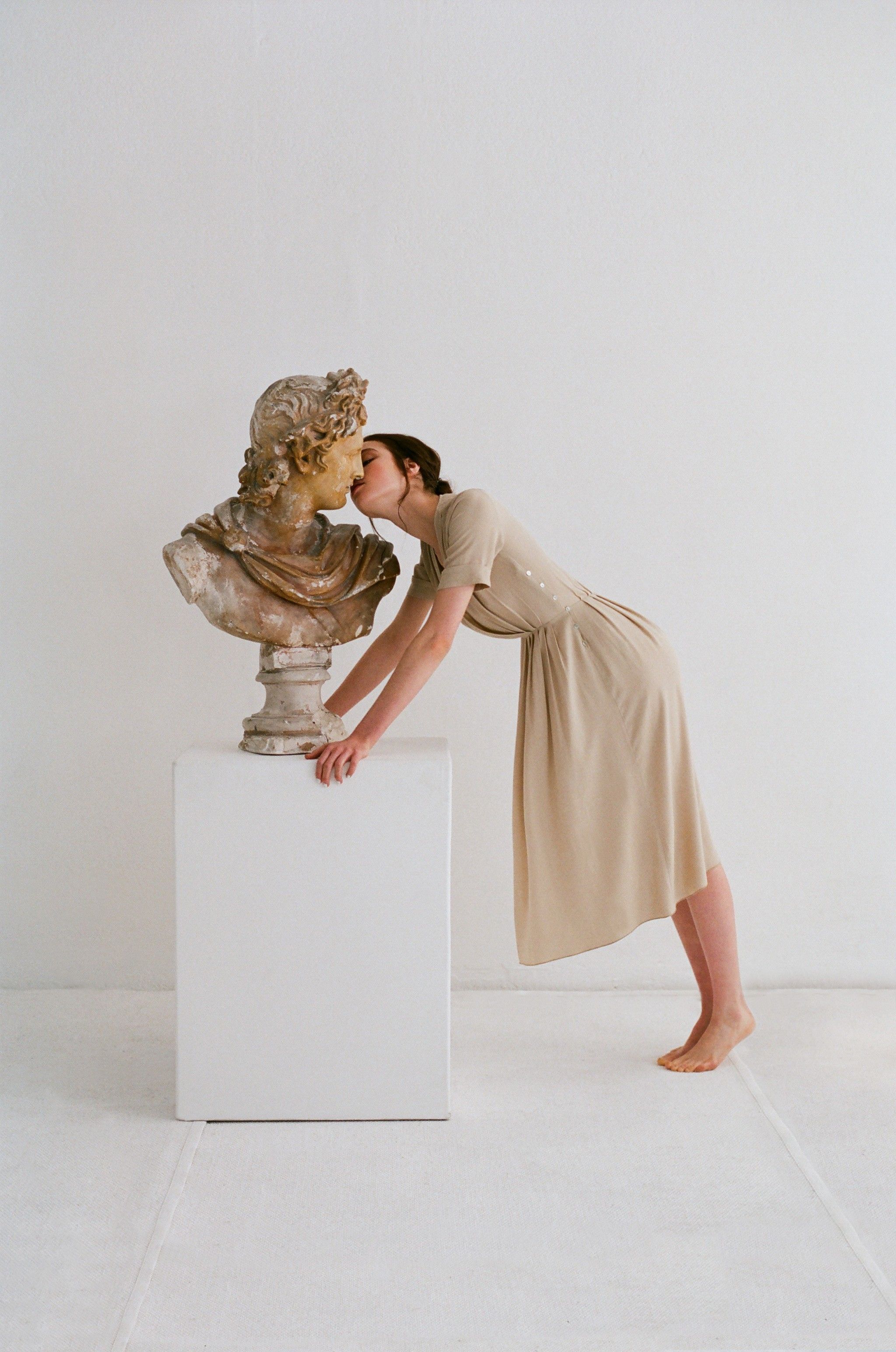 Statue Of Women Wallpapers - Wallpaper Cave