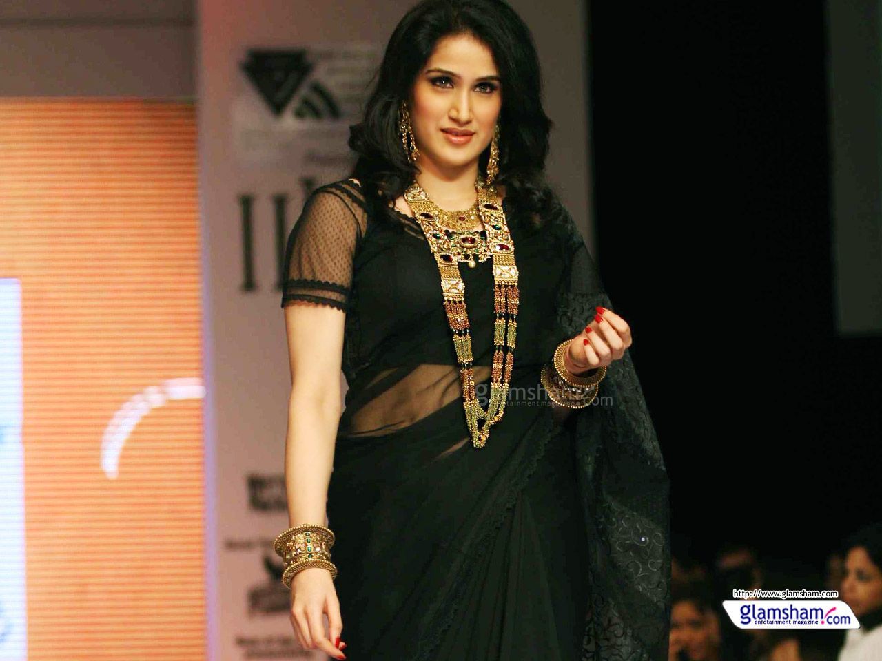 Sagarika Ghatge desktop wallpaper # 18993 at 1280x960 resolution for download, glamsham.com. Saree, Fashion, Bollywood