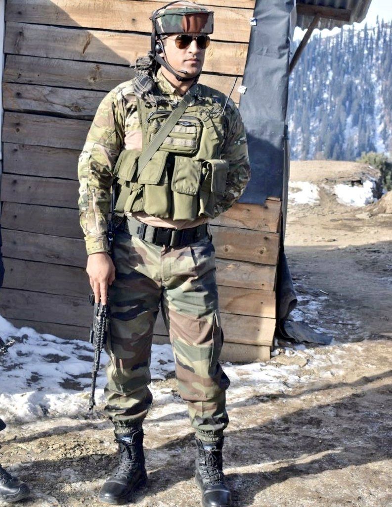 Watch Pics: Stunning Unseen Photo Of MS Dhoni's Stint With Indian Army In Kashmir Emerge