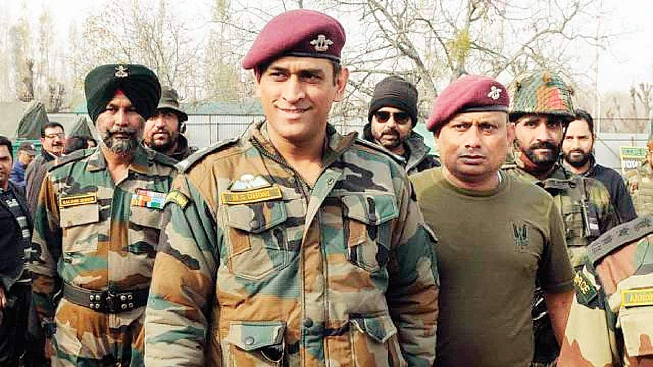 Lieutenant Colonel MS Dhoni begins innings as soldier, photo go viral