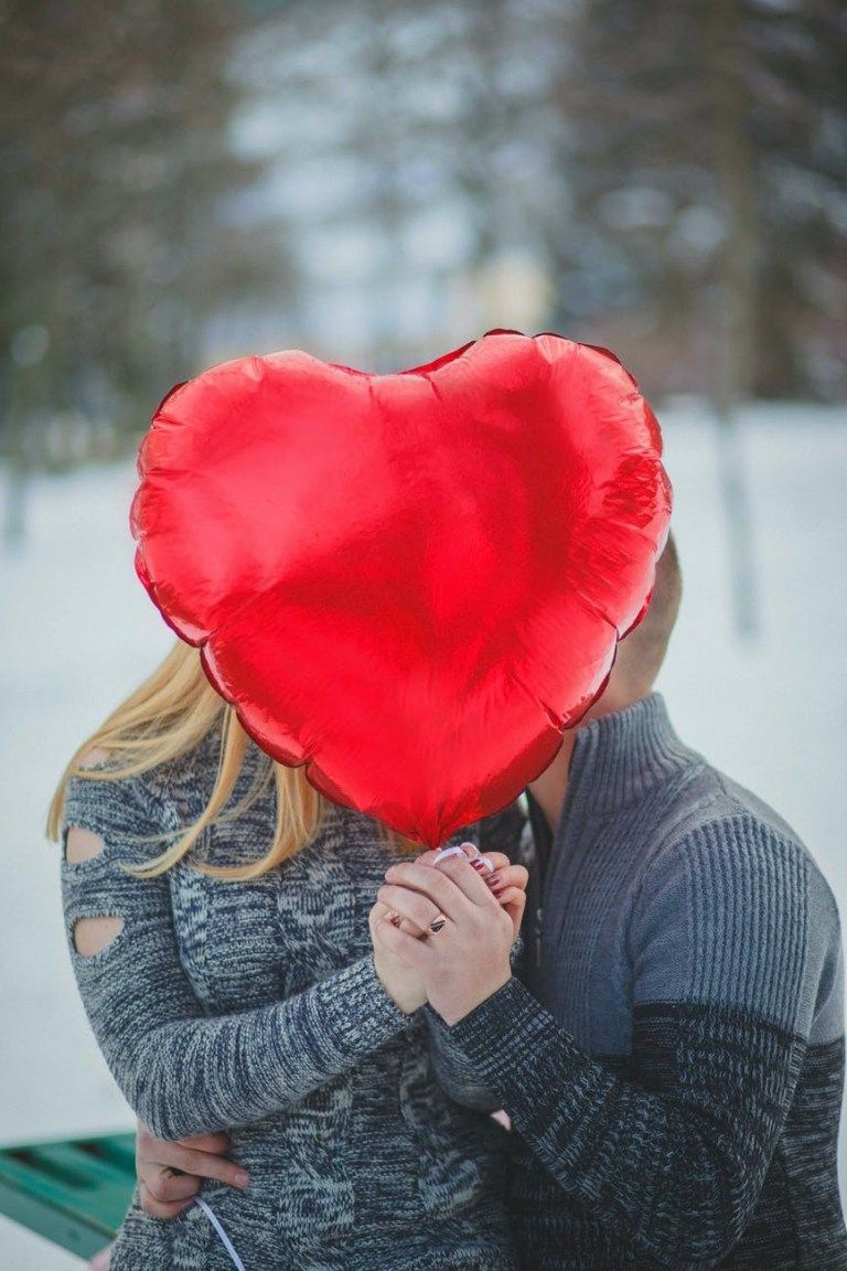 Best WhatsApp Love DP Image HD. Download Romantic Kiss Couple