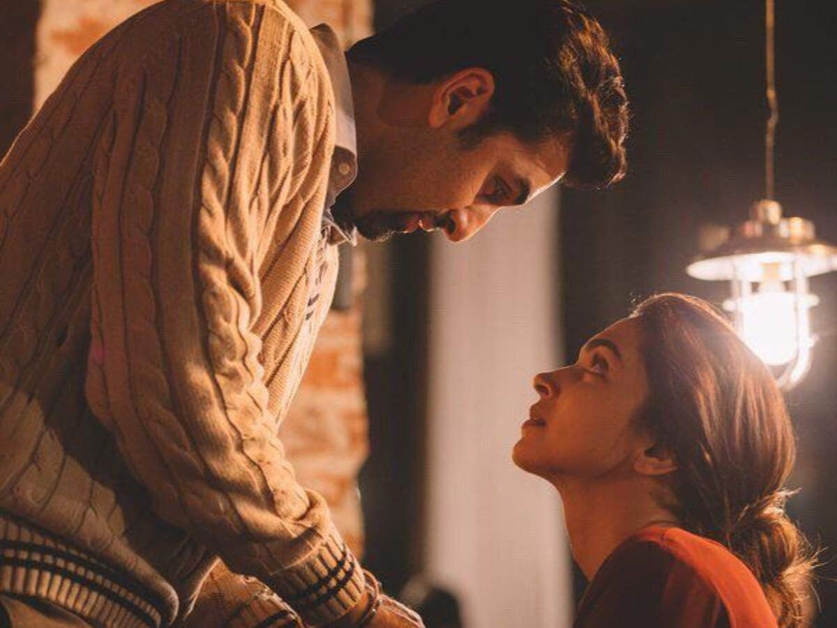 Director Imtiaz Ali decodes Deepika Padukone and Ranbir Kapoor's iconic ' Tamasha' scene. Hindi Movie News of India