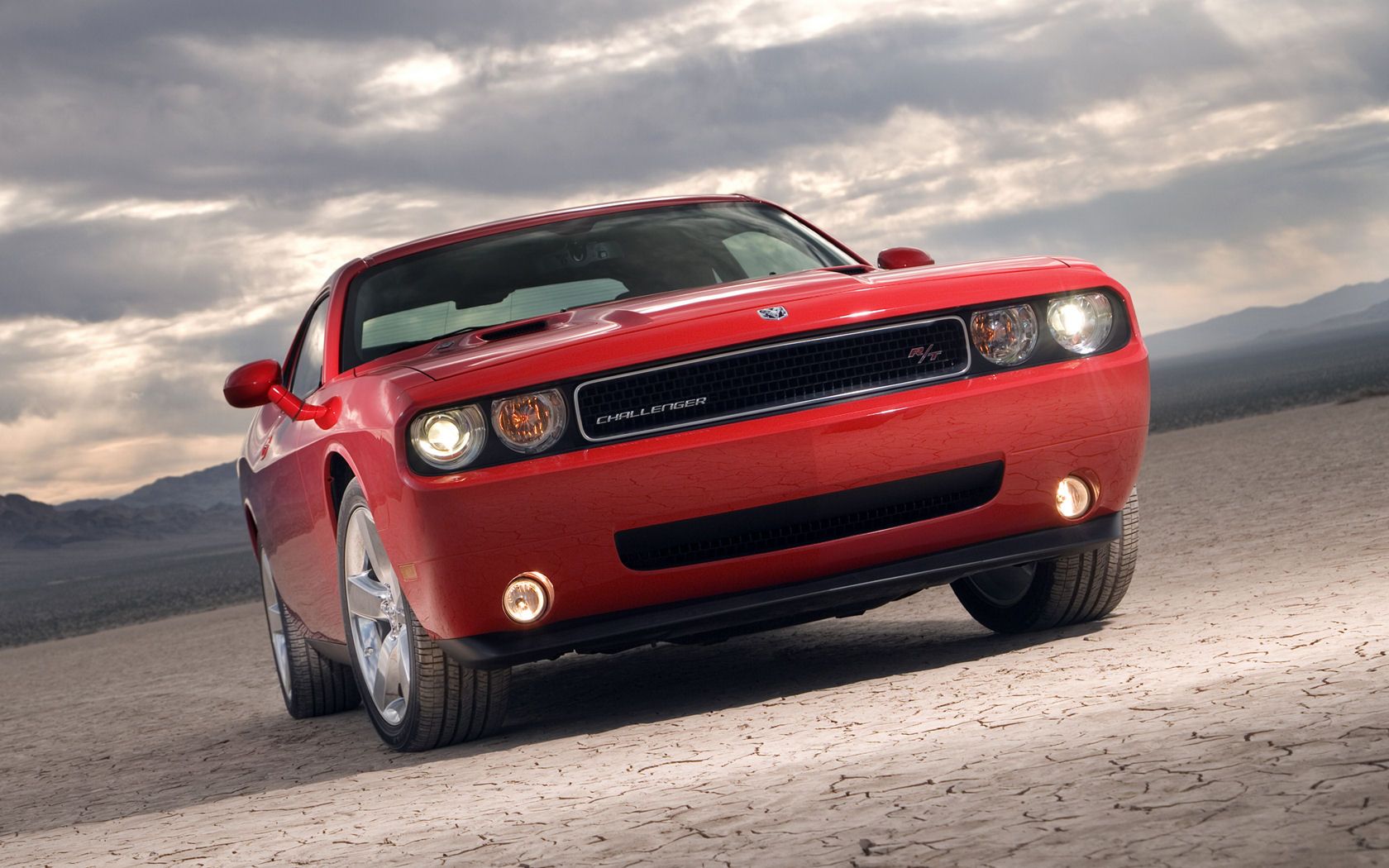 Dodge Challenger SE, R T, SRT8 V8 Hemi Widescreen Wallpaper Desktop Background Picture