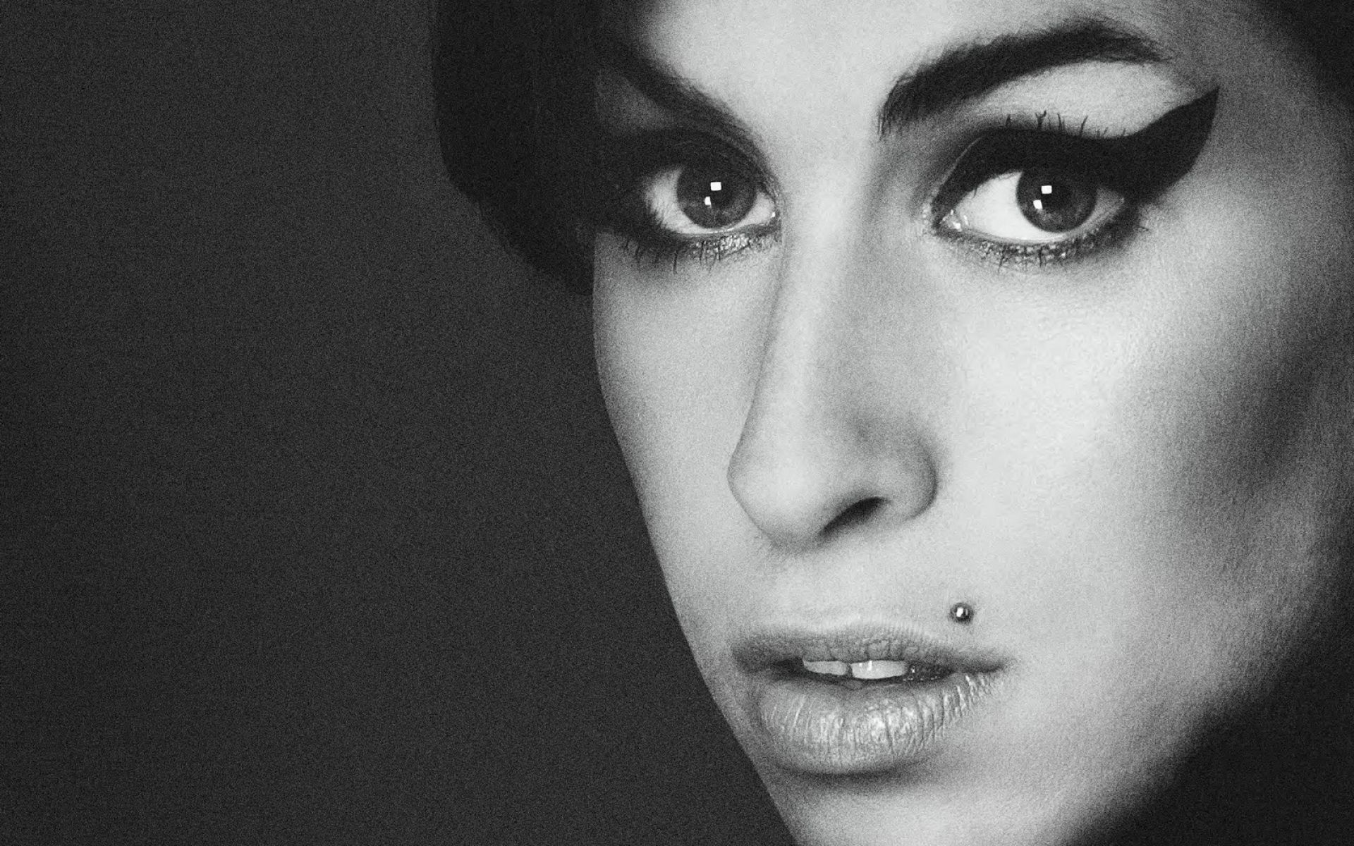 Amy Winehouse Wallpaper HD