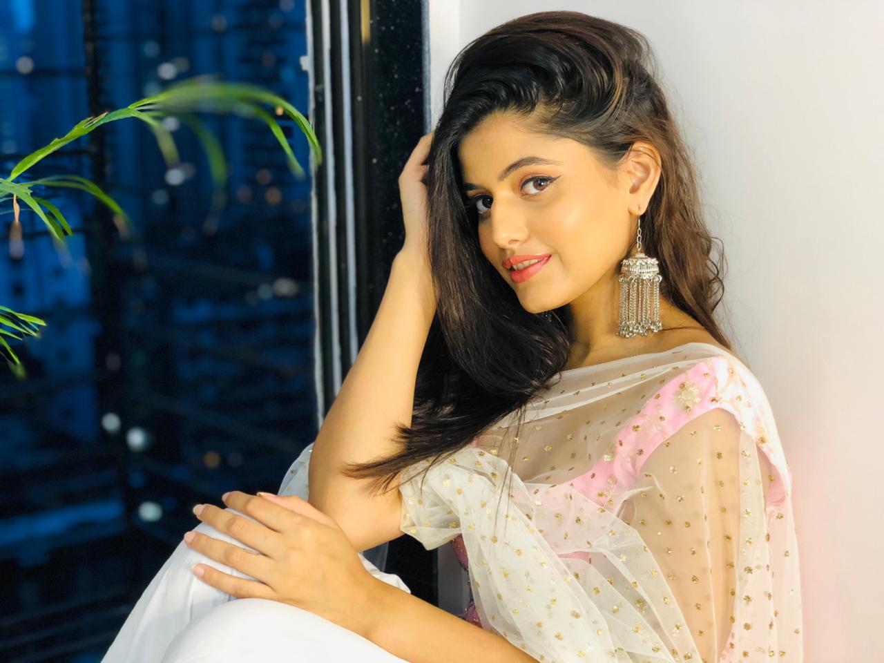 Bohemian flowy dress is my beachwear fashion: Anahita Bhooshan of Baalveer Returns