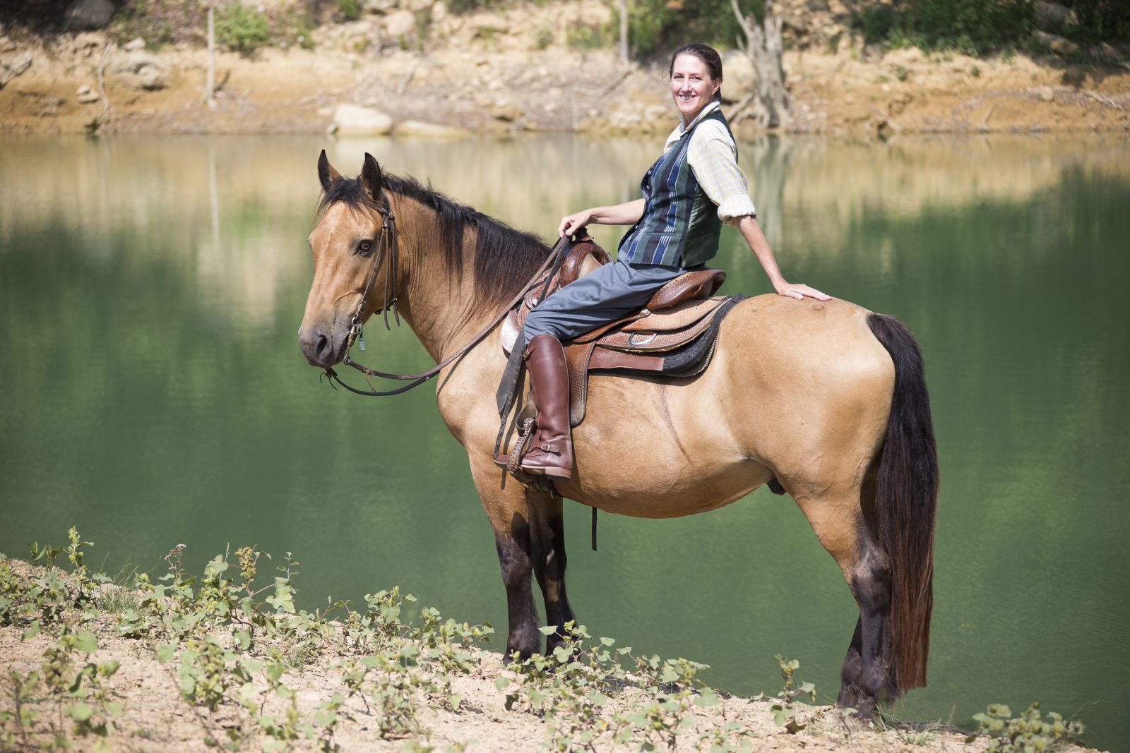 Woman Riding Raptor Riding Women Wallpapers - Wallpaper Cave