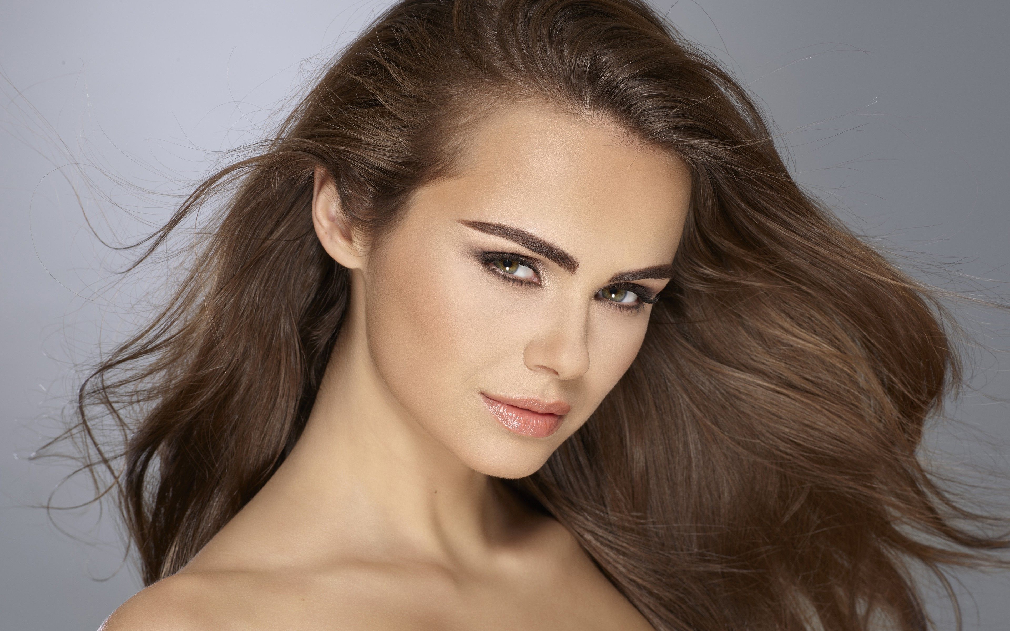 Xenia Deli, Model, Brunette, Face, Women, Simple Background Wallpaper HD / Desktop and Mobile Background