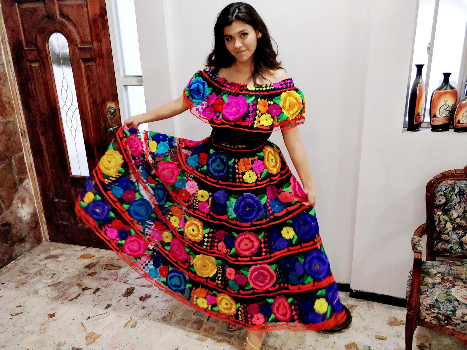 MichaelPocketList: Traditional Mexican Dress from Chiapas